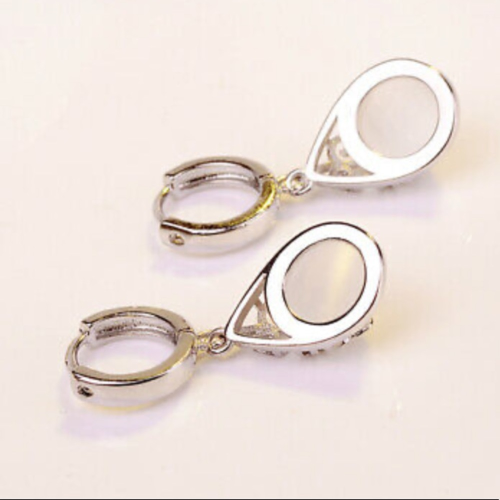 NEW 925 Silver Drop Earrings Moonstone A Pair/Set - Picture 2 of 4